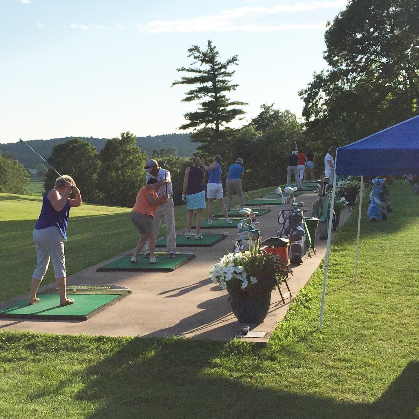 Hit and Sip Women's Golf Clinic - Wednesday June 10 @ 6 p.m.